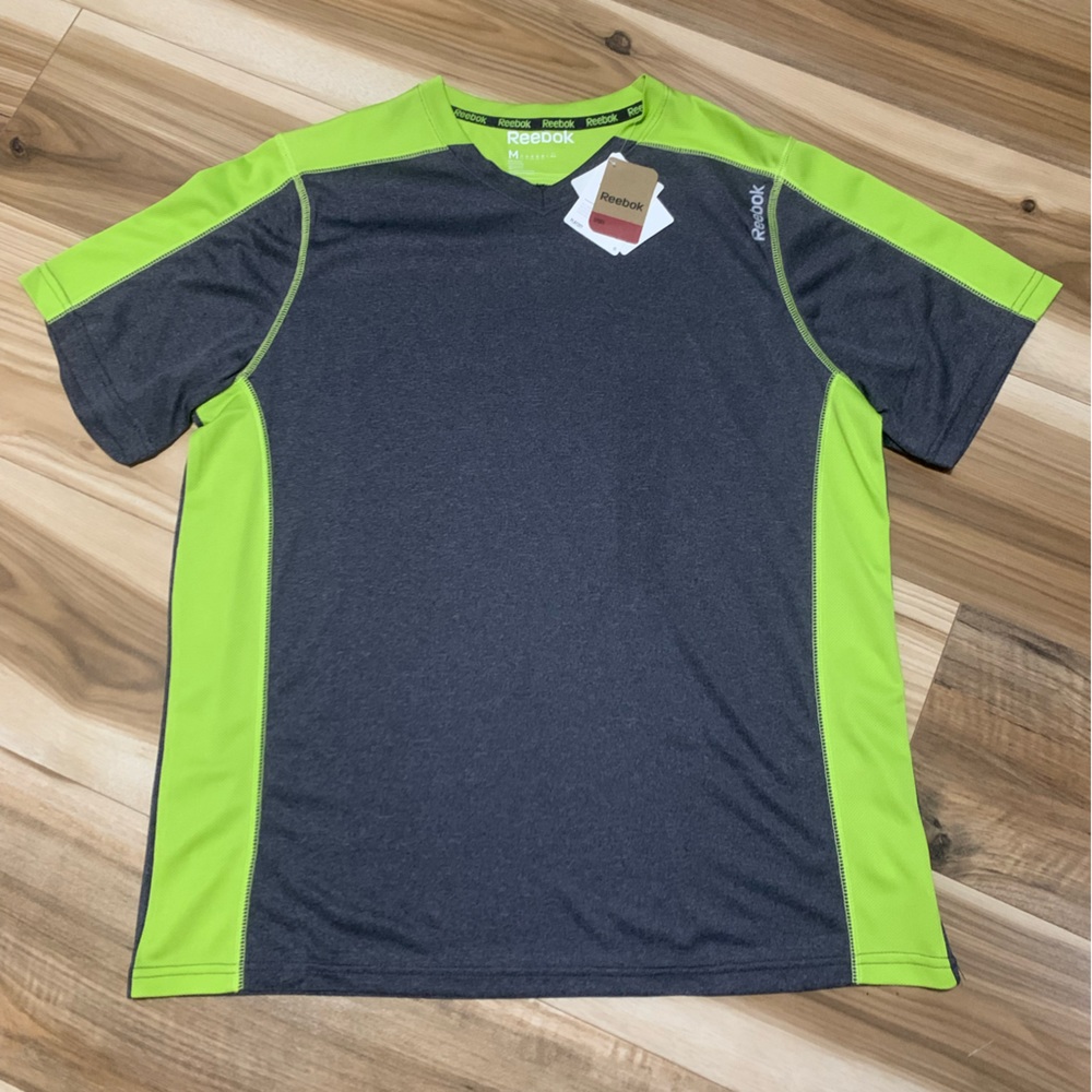 Mens Reebok medium shirt brand new!